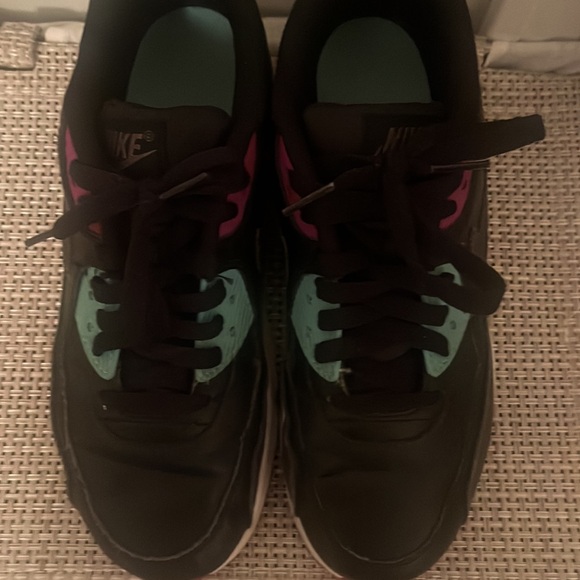 Nike Air Max 90. Youth size 7Y or 8.5/9W Black and Teal with purple accents. - Picture 5 of 7